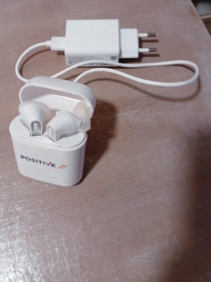 Wireless Bluetooth earbuds TWS with charging case, new
