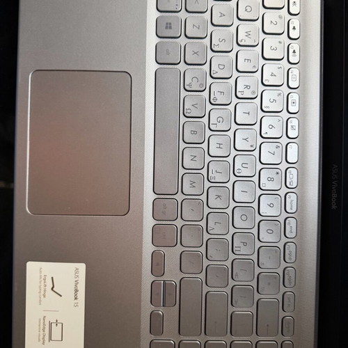Laptop Asus Vivobook i3 8GB RAM like new