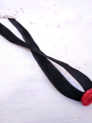 Black velvet choker with small red rose new