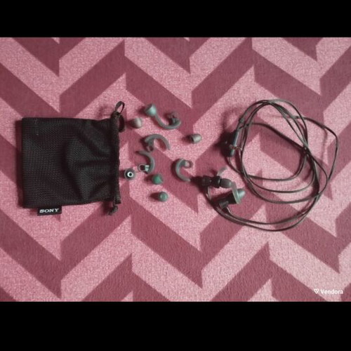Sony headphones with free Nokia headphones new