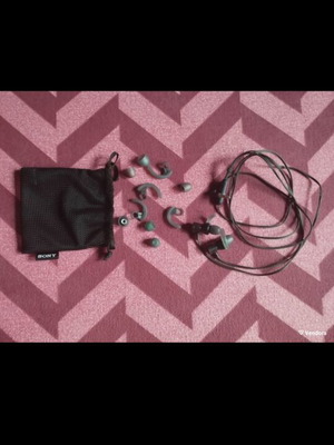 Sony headphones with free Nokia headphones new