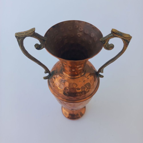 Set of 2 old copper amphorae like new, handmade with bronze handles