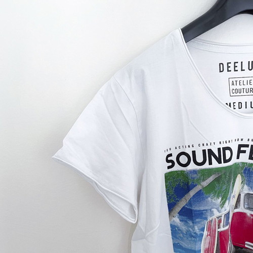 Deeluxe T-shirt short sleeve Medium like new, white