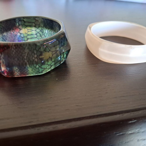 Bakelite bracelets like new, opening diameter about 7 cm, set