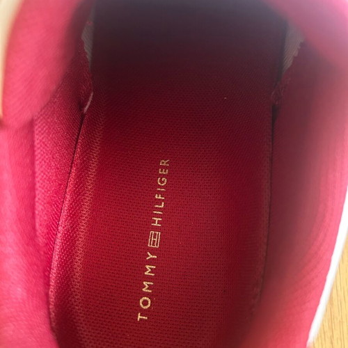 Tommy Hilfiger sneakers like new, size 39