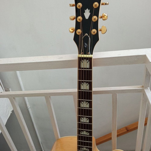 Epiphone EJ-200 SCE/N Electro-Acoustic Guitar like new, vintage jumbo