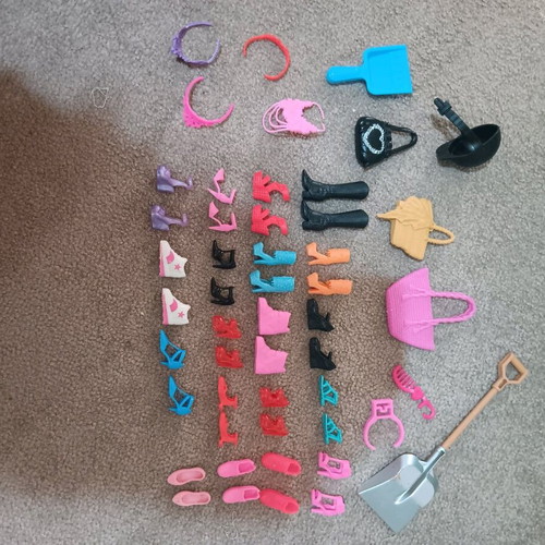 Barbie set used with 6 dolls, bicycle, pool and accessories