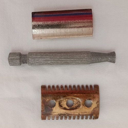 Collectible Open Comb Safety Razor used, brass head, 1940s–50s
