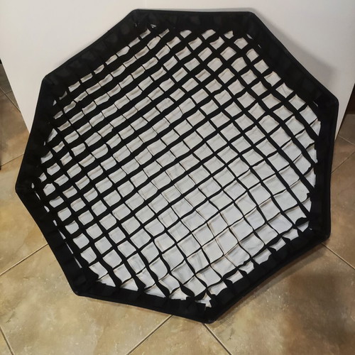 Godox Octa 95cm softbox with grid used