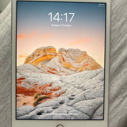 iPad 4 mini like new, fully functional and barely used