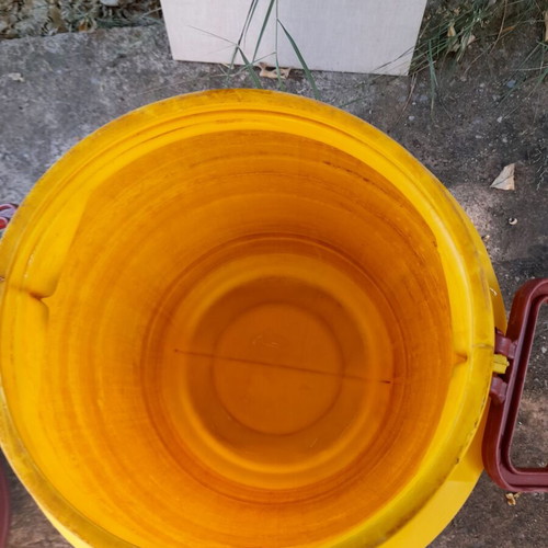 Plastic barrels for food storage, 35L yellow and 60L orange