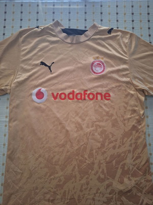 Olympiakos collectible gold shirt Puma 2006