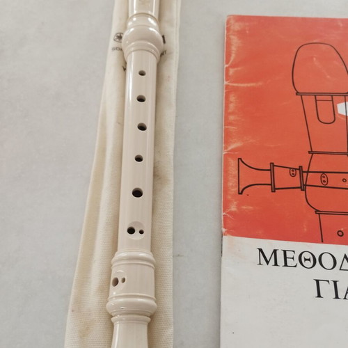 Yamaha YRS-23 soprano recorder with Method book by F. Nakas