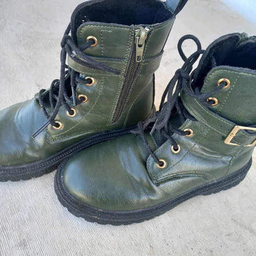 MariKelly kids boots size 32 like new, dark green