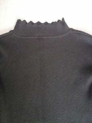 Italian pullover size S-M like new, black