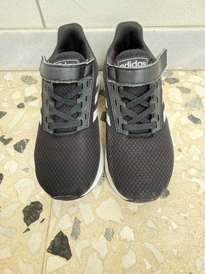 Adidas παιδικά sneakers νούμερο 29 σαν καινούργια, μαύρα