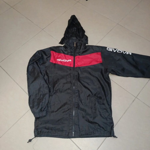 Givova windbreaker like new, black and red, size 152 cm