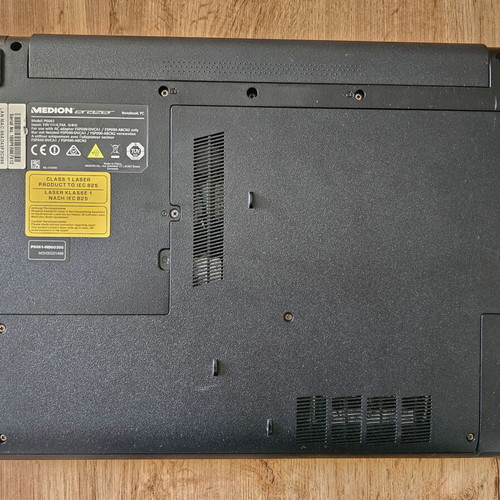 Medion Erazer P6661 laptop 15.6" Intel i5 16GB RAM GTX 950M SSD + 1TB HDD