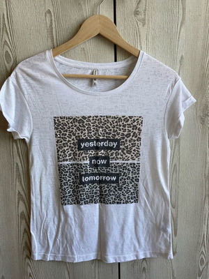 Stradivarius white t shirt S used