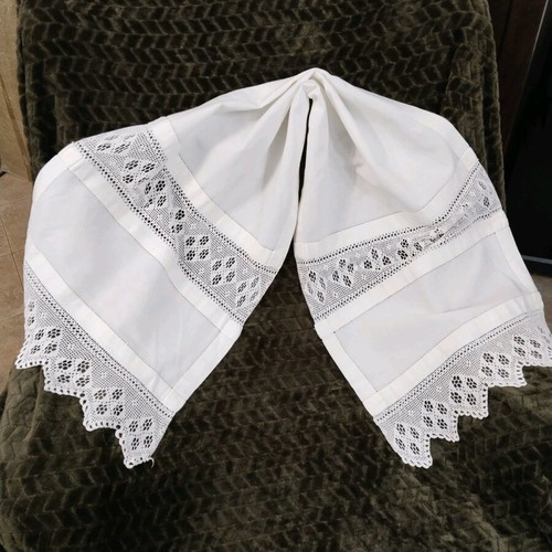 Handmade knitted table runner like new