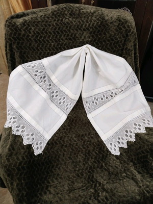 Handmade knitted table runner like new