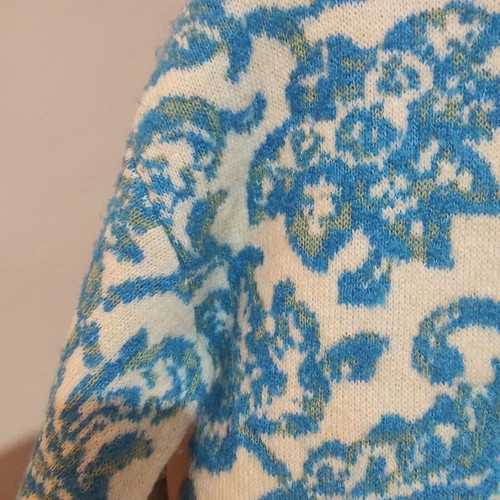 Primark women's sweater like new, size S-M, blue and green