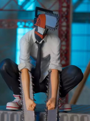 Chainsaw Man figure like new