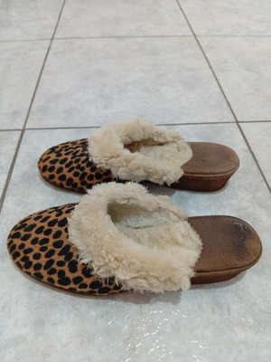 Fur slippers size 36/37