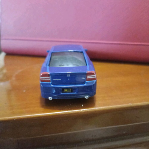 Bburago Dodge Charger R/T 2006 like new