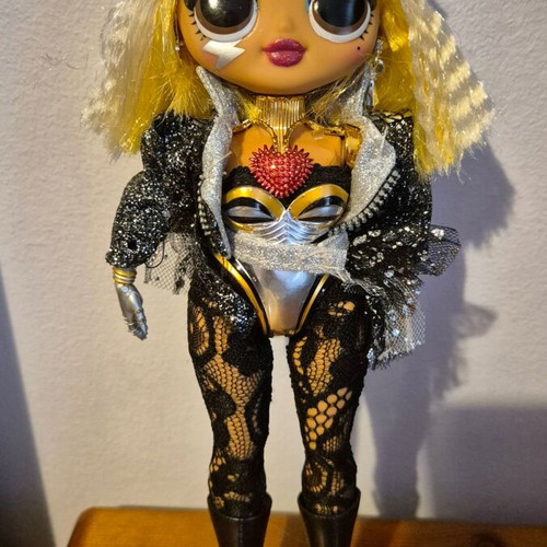 LOL OMG Fame Queen doll like new with stand