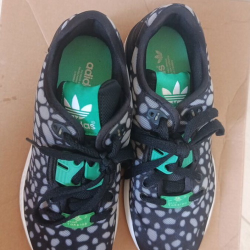 Adidas Torsion Sportwear shoes like new with unique pattern
