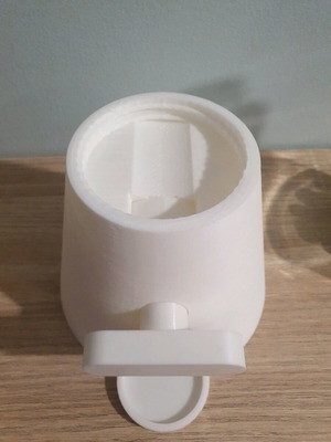 Candy machine new, functional candy dispenser without jar
