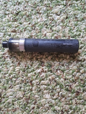 Vape device used, compatible with nicotine and nicotine-free liquids