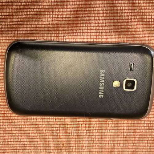 Samsung Galaxy S DUOS GT-S7562 used phone missing SIM slot
