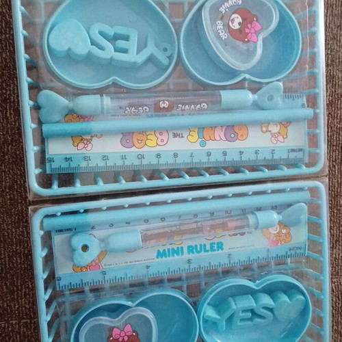 Bonnie Bear vintage school set new