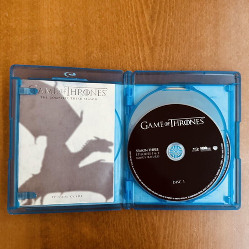 Game of Thrones Season 3 Blu-Ray like new with Greek subtitles and bonus material