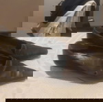  Πωλούνται γόβες κλασσικές.