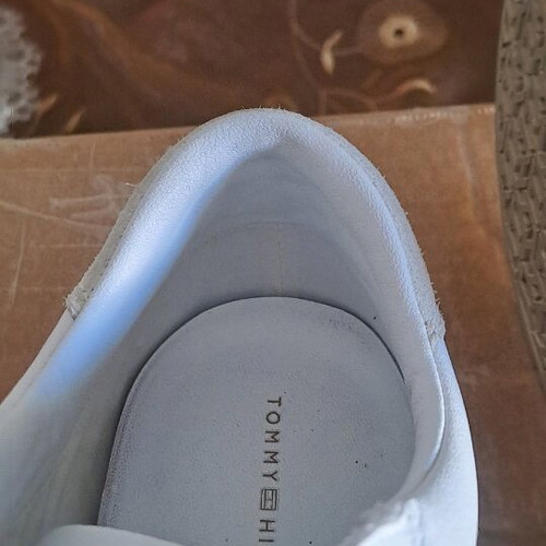 Tommy Hilfiger shoes size 41 like new, white with gold