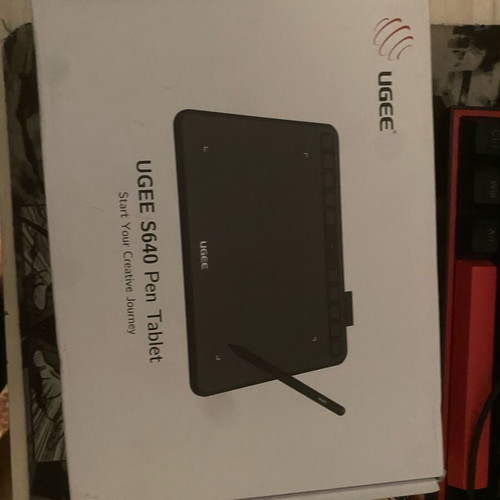 Ugee drawing tablet like new with cables and pen