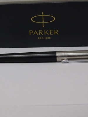 Parker Jotter Ballpoint Pen Black & Chrome CT