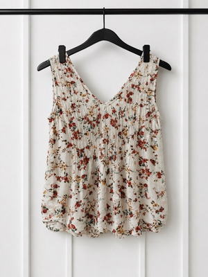 Bershka floral top new, 100% viscose, size XS