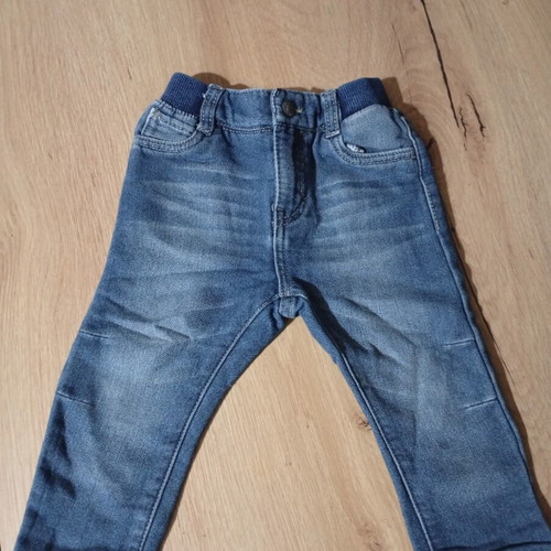Levis elastic jeans 24m like new