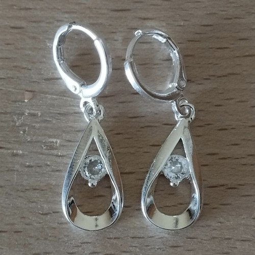 Elegance stone earrings, silver color
