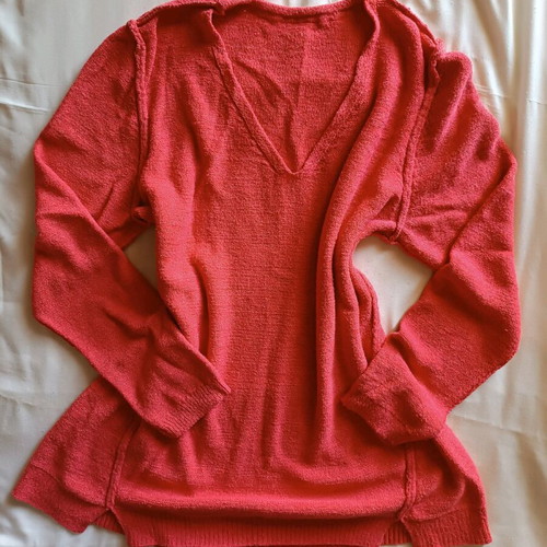 Coral spring sweater like new, size L