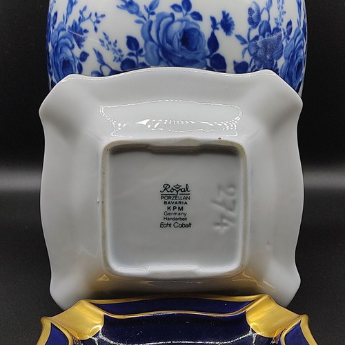 Bavaria porcelain set large vase with 2 ashtrays like new