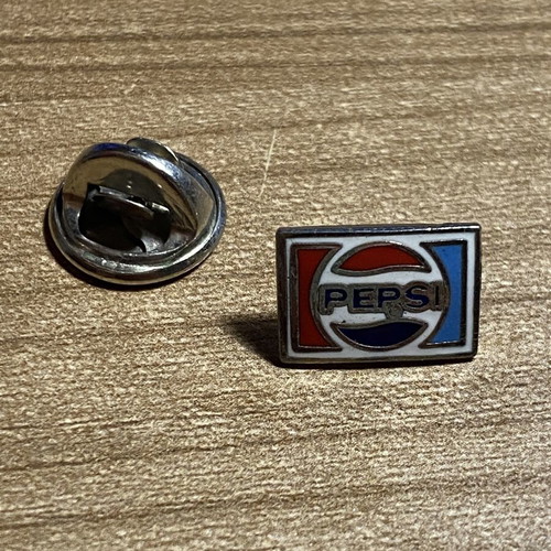 Pepsi collectible promotional pin like new