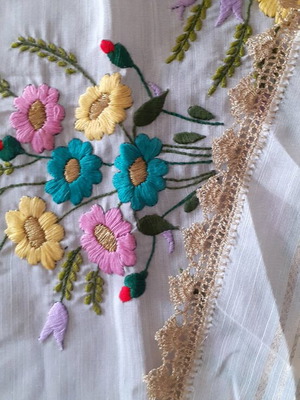 Chevres Silk Embroidered Table Linen with Gold Lace New