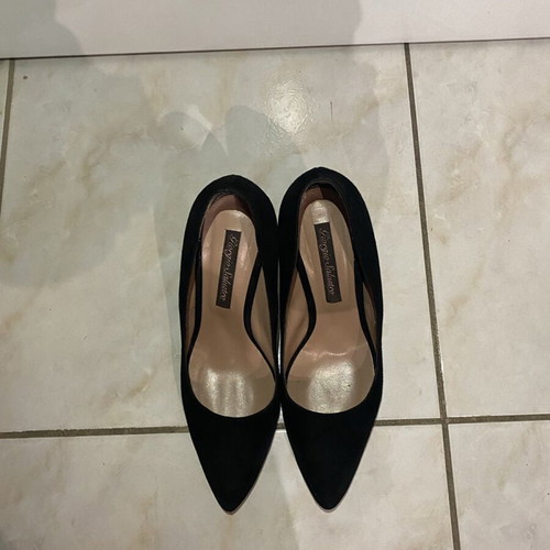 Giorgio Salustro black suede pumps like new