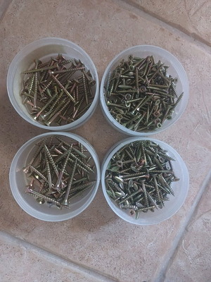 Screw tower with 4 sizes used