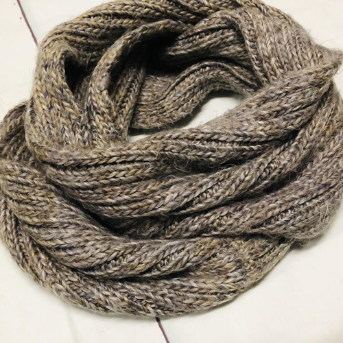 Zara neck scarf used in excellent condition